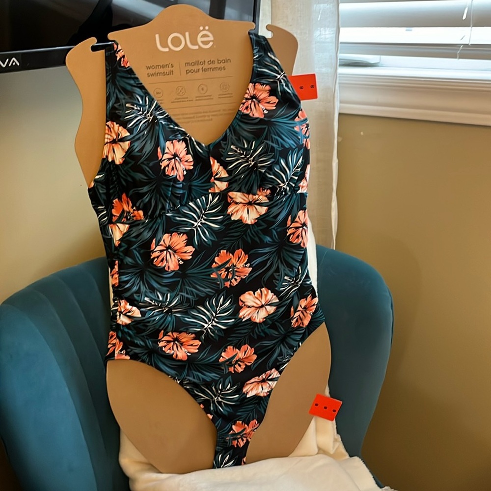 BNWT Lole woman’s swimsuit